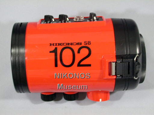 スピードライト SB-102：NIKONOS Museum